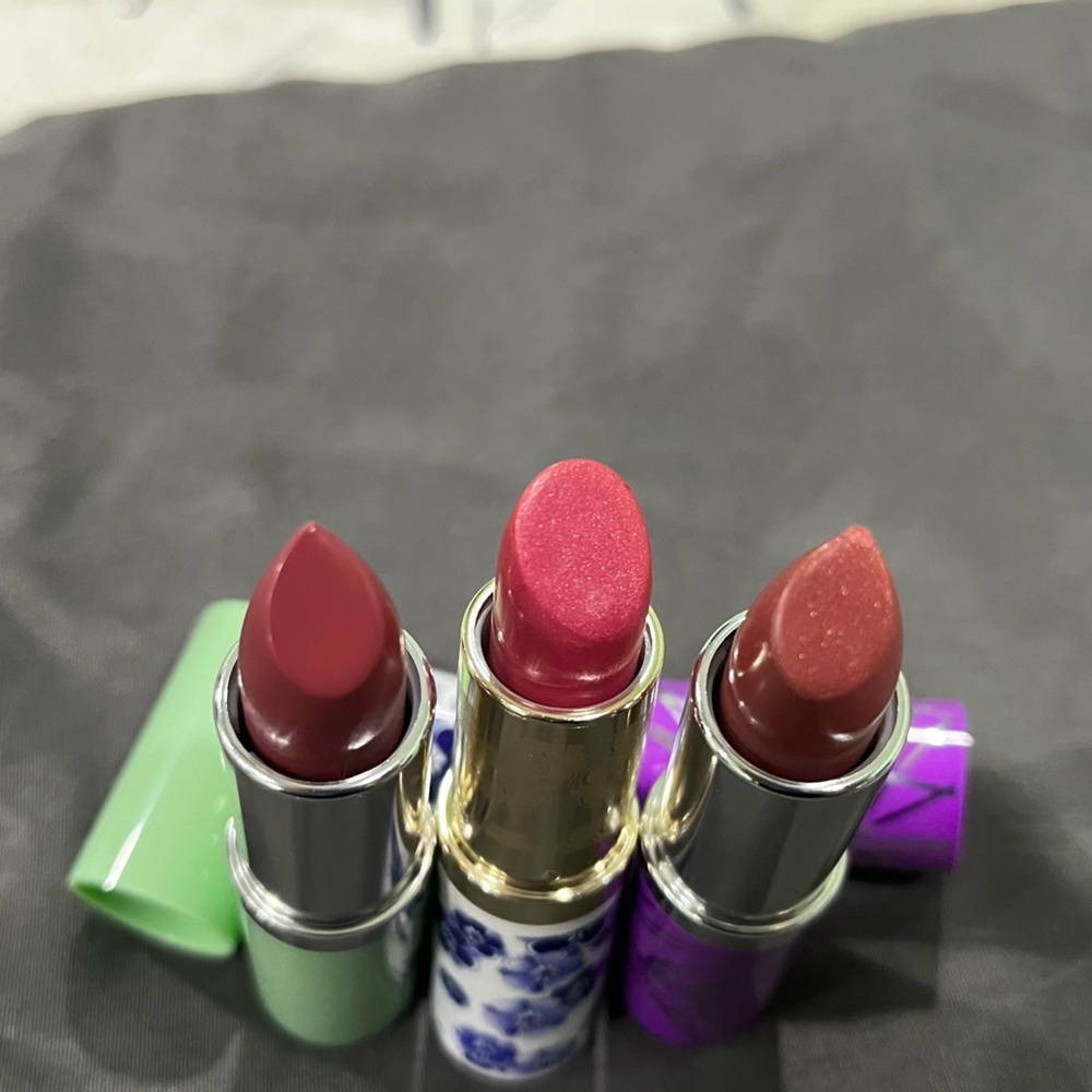 Variety of 3 Bundled Lipsticks